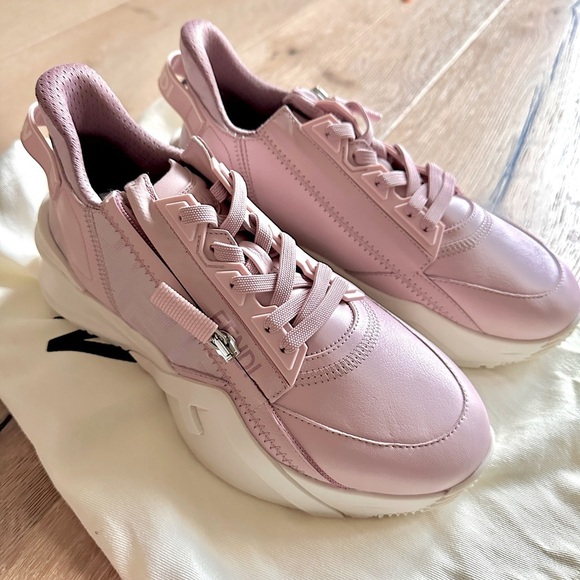 NWT!! FENDI Flow blush pink sneakers. Size 6. NEVER WORN. WITH DUST BAG. - Picture 1 of 10